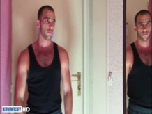 Full video: A sexy str8 guy get wanked in spite of him by a guy !