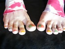 SUCK MY PAINTED TOES