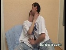 Bareback sexo gay con facial