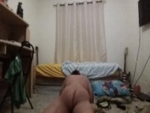 Solicitud: Chub Boy Humps Su cama y se corre para un amigo