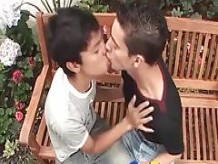 Sexy twink culo Samir obtiene su culo roto por gran polla Miguel