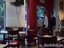 Twink compañeros de trabajo se ponen después del café