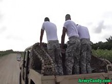 Pernos prisioneros militares enculada y cocksuck al aire libre