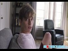 Athletic Twink Step Brother se masturba con y follado por Older Step Brother POV