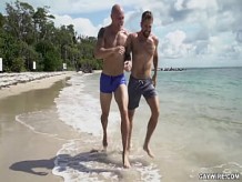 GAYWIRE - Tíos apilados Trevor Laster y Wesley Woods chocando con feos