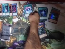 Yugioh Unboxing Gold Sarc MegaTin! ¿Tarjeta de Dios incluida?