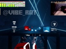 Eyaculación libre de Hards Jugando BeatSaber con el vibrador Monster Nobra Twincharger (pezón de bajo)