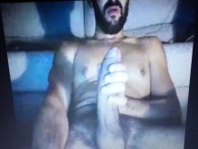 Chico musculoso heterosexual con enorme polla gruesa