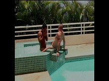 Leyendas Gay Macho Man - Island Fever - escena 1