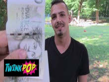 TWINKPOP - Masajista toma el dinero para frotar una gran polla en el campo