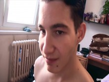 CZECH HUNTER 492 - Twinks europeos que necesitan dinero tienen un trío