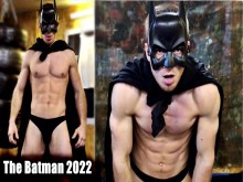 ¡BATMAN ruso salva al mundo de los gays! ¡¡Un superhéroe musculoso te folla y humilla verbalmente!!