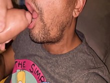 Orgy con los nuevos vecinos de condominio, siempre calientes estas reuniones entre hombres, exclusivos en rojo.