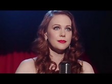 Más adentro. La señora Maitland le enseña a Kayden a controlar un Subeee7o