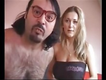 Aficionado español con un cuerpo hermoso folla a un tipo feo