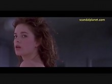 Gabrielle Anwar Escena desnuda en la película Body Snatchers