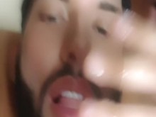 100 CORRIDAS Y 30 KG DE TRAGADA DE ORÍ BEBIDA POR UN HOMBRE MUSCULAR CALIENTE CON UNA GRAN POLLA NEGRA DE 15 PULGADAS Y CULO MOJADO