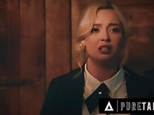 PURE TABOO Virgin Lexi Lore DP & DOBLE CREAMPIED por hermanastros colgados para complacer al demonio de la tabla Ouija