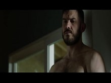 Top gay fantaseando con ser follado por el culo