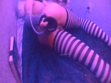 Cuchara Femboy follando su consolador