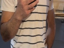 En el gimnasio con una súper erección