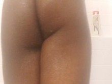 Una situación de ducha pegajosa... Parte 2.