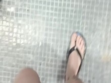 Camino a las duchas del gimnasio, ¿Me acompañas?