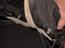 Otra corrida en los zapatos Nike de mis amigos.