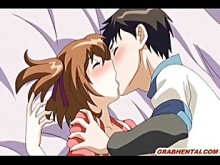 Coed de anime tetona por primera vez besándose y teniendo sexo