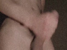 UN LINDO CHICO DE 18 YEARS OLD LATINO SE MASTURBA HASTA CORRERSE