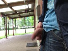 jugando con mi verga en el lugar de futbol