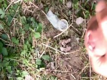 Corrida en el condón encontrado al aire libre