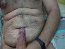 Masturbándose después de un duro día en el ejército