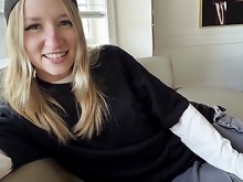 La mejor amiga de Tomboy demuestra que no es lesbiana ~ Abbie Sykes ~ Fantasía doméstica ~ Scott Stark