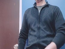 Manipulada antes de ir a la escuela. Bien caliente con los compañeros.