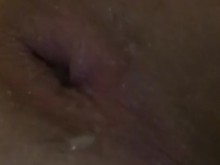 jugando con consolador de nudo negro