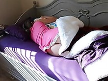 Hermana adolescente recibe un creampie accidental de su hermanastro