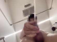 [Orinar directamente desde abajo] Fotografiar orinar desde un ángulo desde abajo
