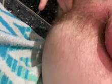 Twink juega con su culo apretado