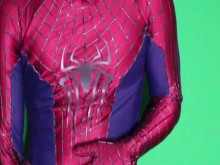 Spiderman orina y semen (traje TASM2)