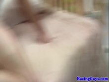 twinks siendo novatados con mamada