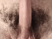 orinando en mi vientre peludo