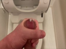 Hoy voy a hacer mi masturbación habitual en el baño antes de acostarme.