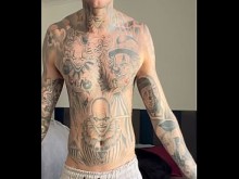 chico superdotado loco por follar un culo